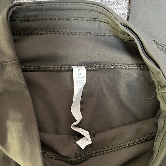 Women’s lululemon Vented Leggings - Picture 4 of 4